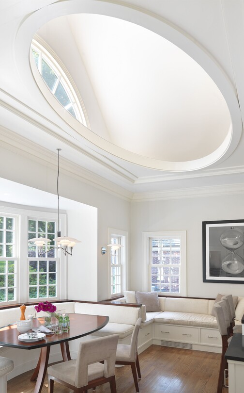 breakfast table with oval soffit